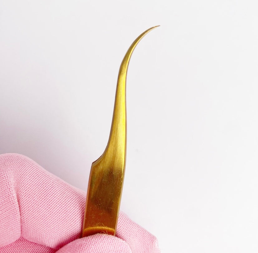 Full curved isolation tweezer
